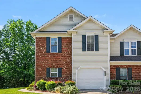 8917 Cinnabay Drive, Charlotte, NC 28216