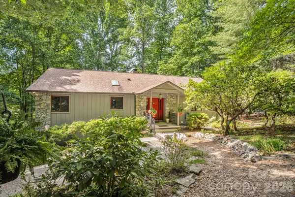 36 Foxglove Road, Hendersonville, NC 28739