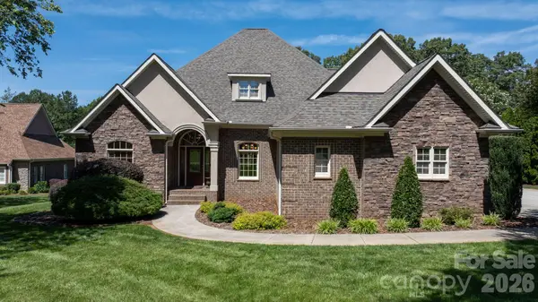 1055 Catawba Greens Drive, Newton, NC 28658