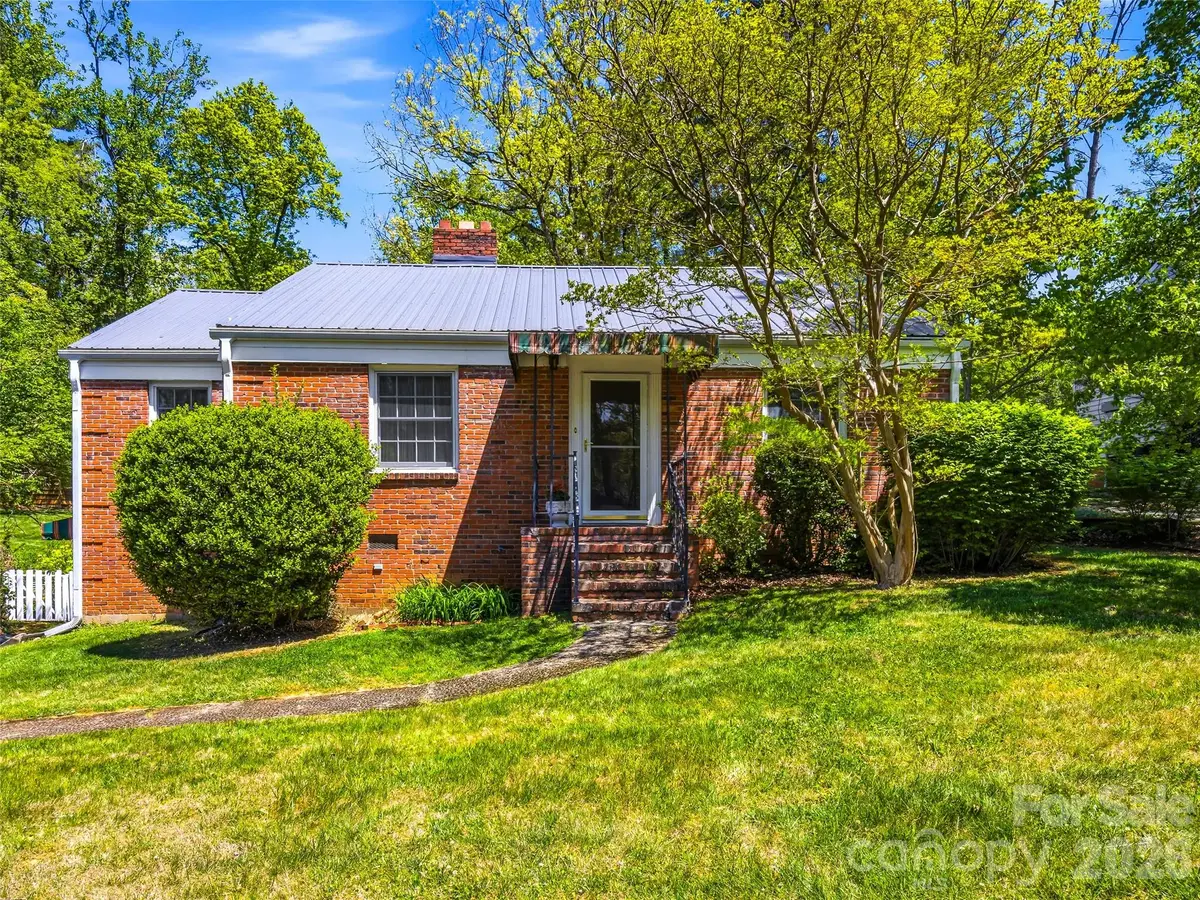28 Canterbury Road, Asheville, NC 28805 - #1