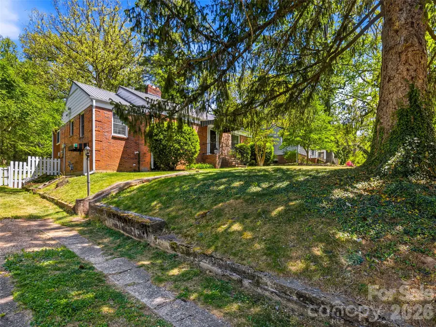 28 Canterbury Road, Asheville, NC 28805 - #2