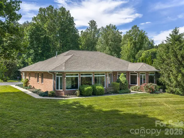 39 Beaumont Drive, Hendersonville, NC 28739