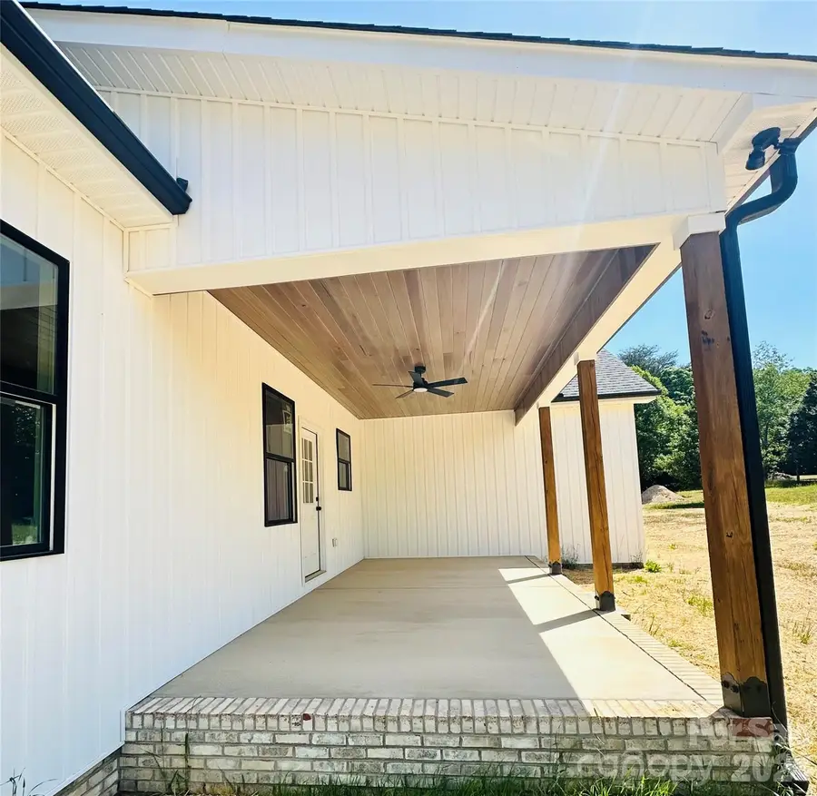 417 E 2nd Street, Faith, NC 28041 - #3