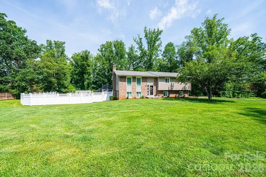 2651 31st Street Court Ne, Hickory, NC 28601 - #2