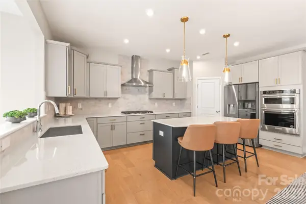 12205 Hollinhope Drive, Charlotte, NC 28278