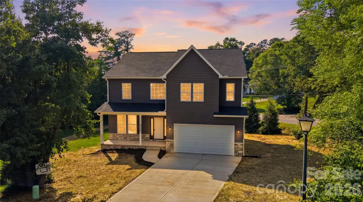 1147 10th Street Lane Nw, Hickory, NC 28601 - #1