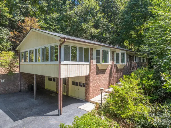 446 Deerhaven Lane, Hendersonville, NC 28791