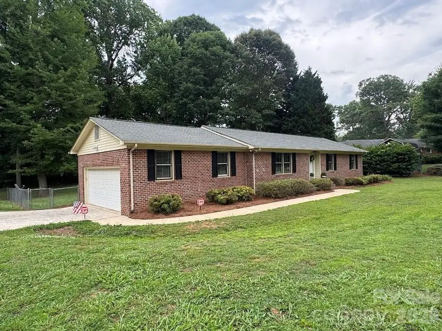 9409 Wedgewood Drive, Huntersville, NC 28078 - #2