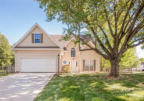 1621 Mountain Ashe Court, Matthews, NC 28105