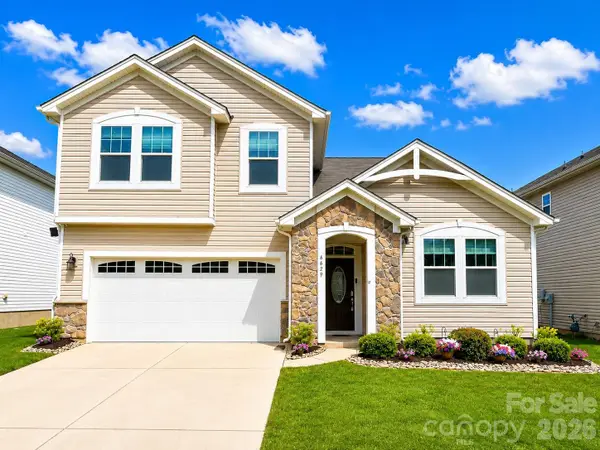 6629 Meridale Forest Drive, Charlotte, NC 28269