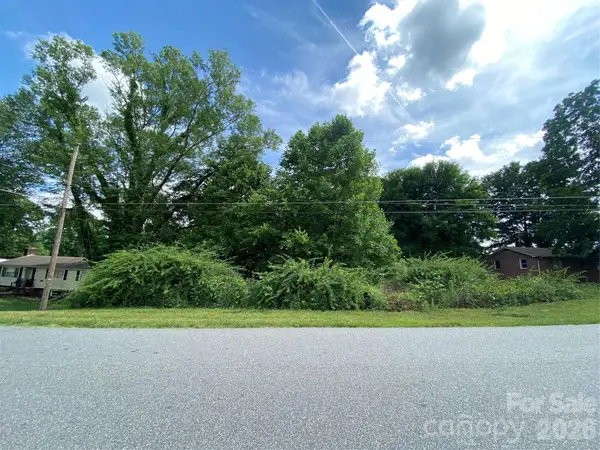 2061 Colonial Lane #17/E, Hickory, NC 28601