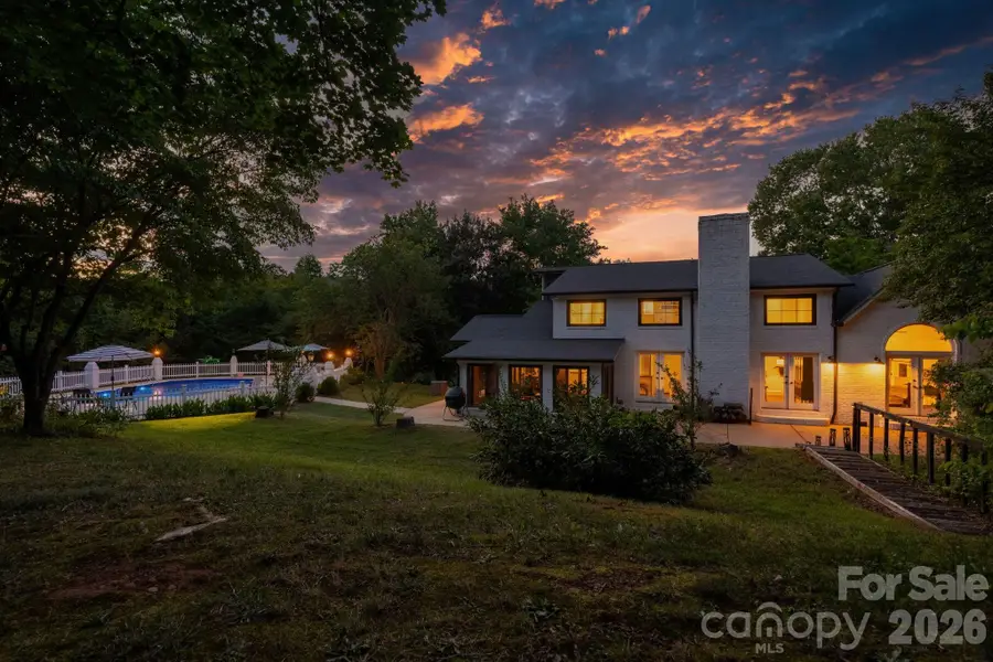 1314 Shirebourn Drive, Hickory, NC 28602 - #2