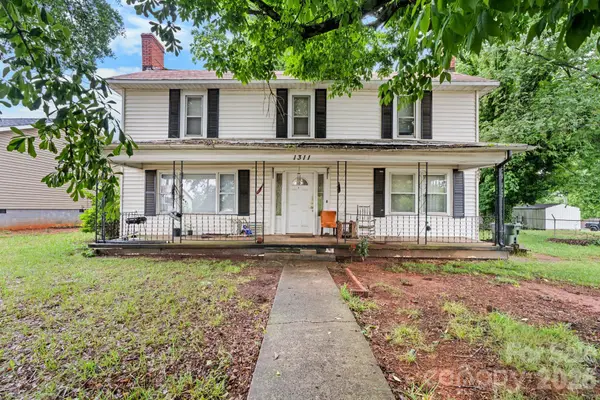 1311 N College Avenue, Newton, NC 28658
