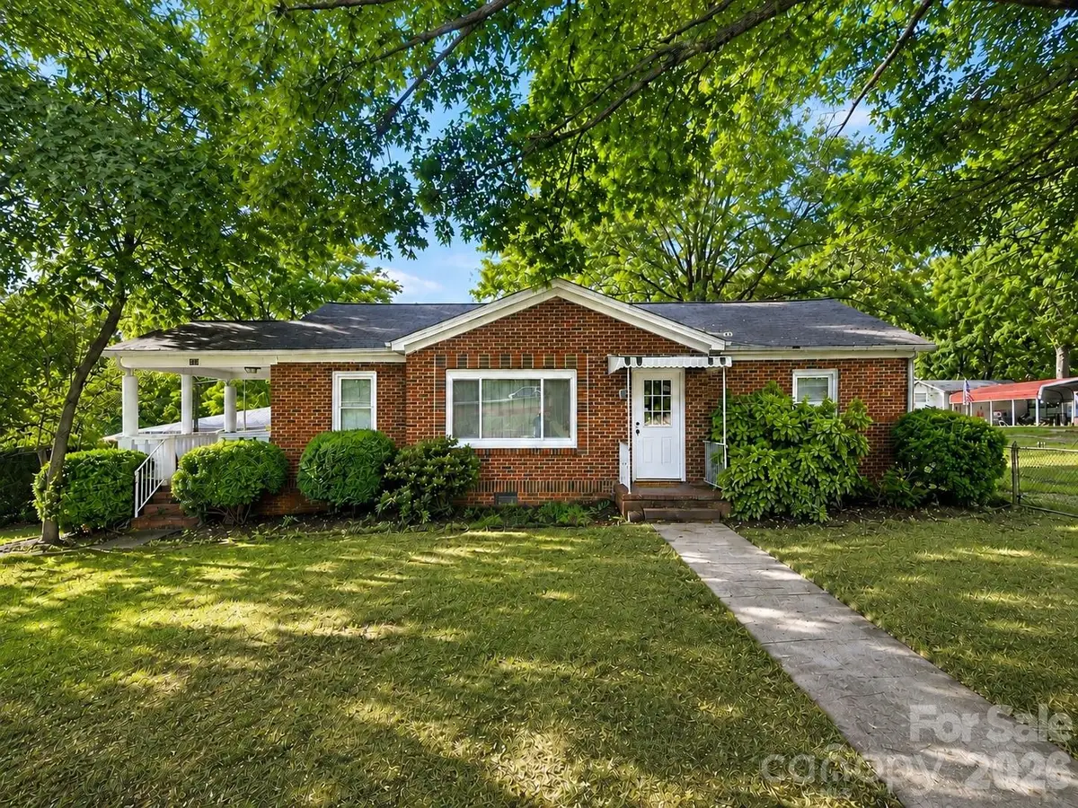 330 W 27th Street, Newton, NC 28625 - #1