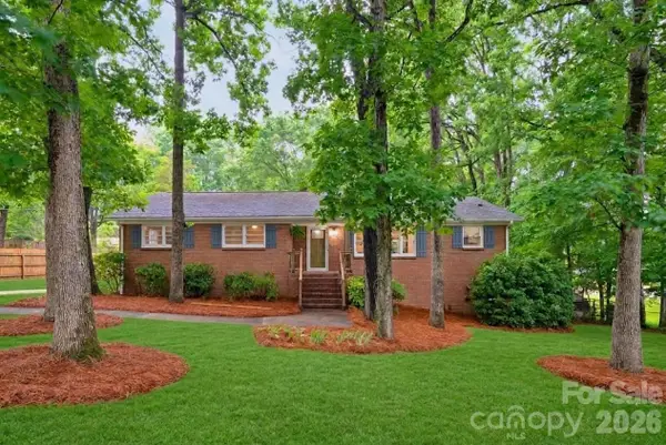 1623 Lumarka Drive, Charlotte, NC 28212
