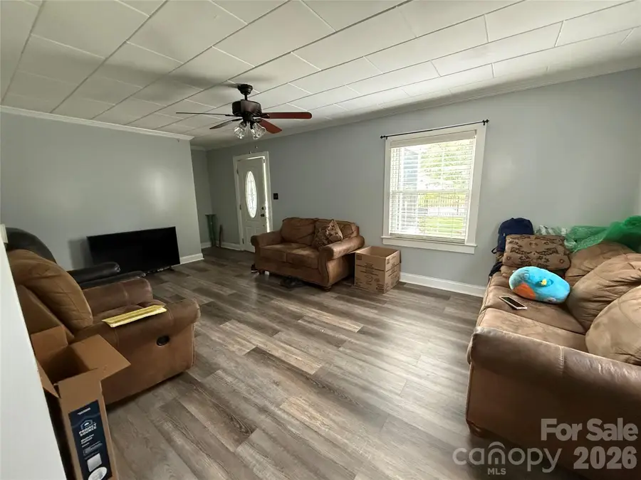 709 Dixie Avenue Nw, Valdese, NC 28690 - #2