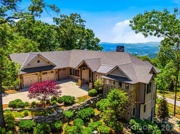 236 Summerset Drive, Hendersonville, NC 28792