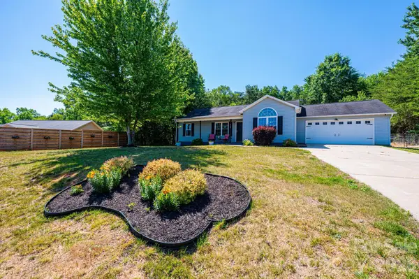 205 Winding Cedar Drive, Statesville, NC 28677