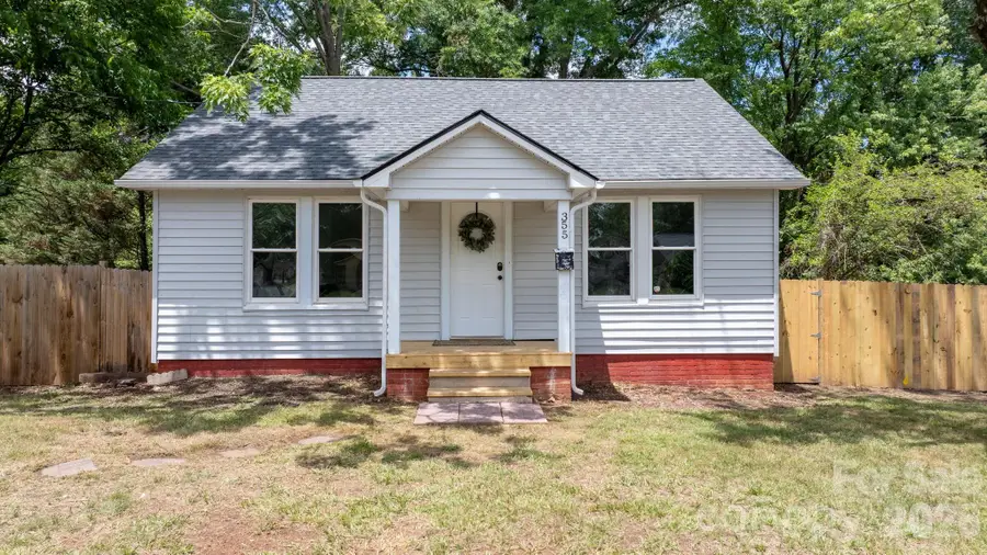 355 15th Avenue Ne, Hickory, NC 28601 - #2