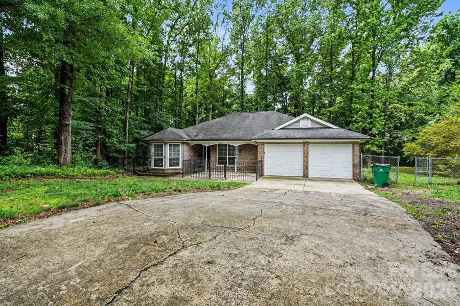 9001 Louvaine Drive, Charlotte, NC 28227 - #2