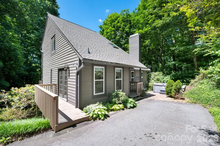 450 Elk Mountain Scenic Highway, Asheville, NC 28804 - #2
