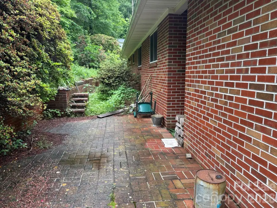 609 Valley Road, Spruce Pine, NC 28777 - #3