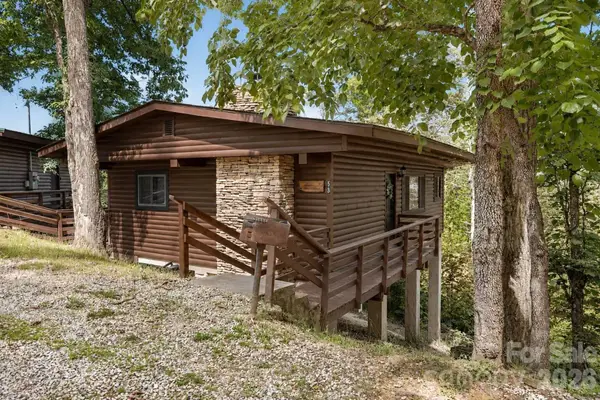 319 Blue Ridge Parkway #53, Bryson City, NC 28713