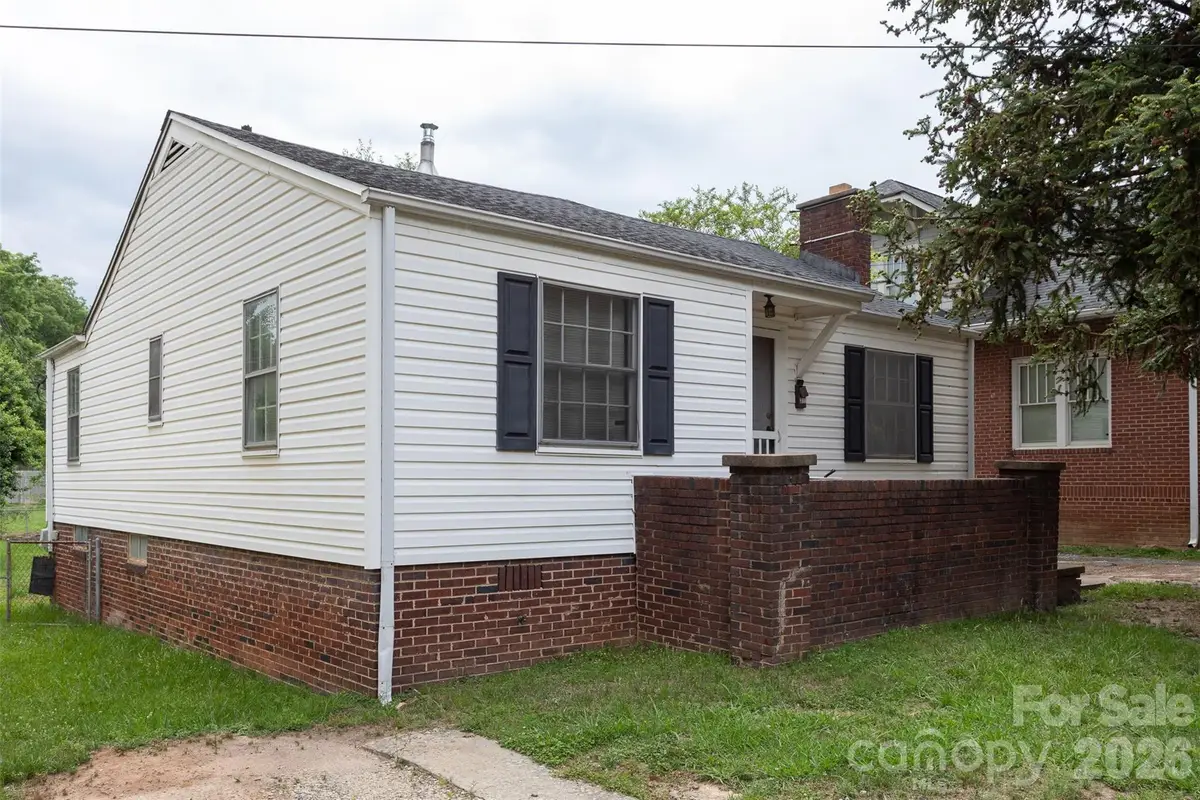 312 S Race Street, Statesville, NC 28677 - #1