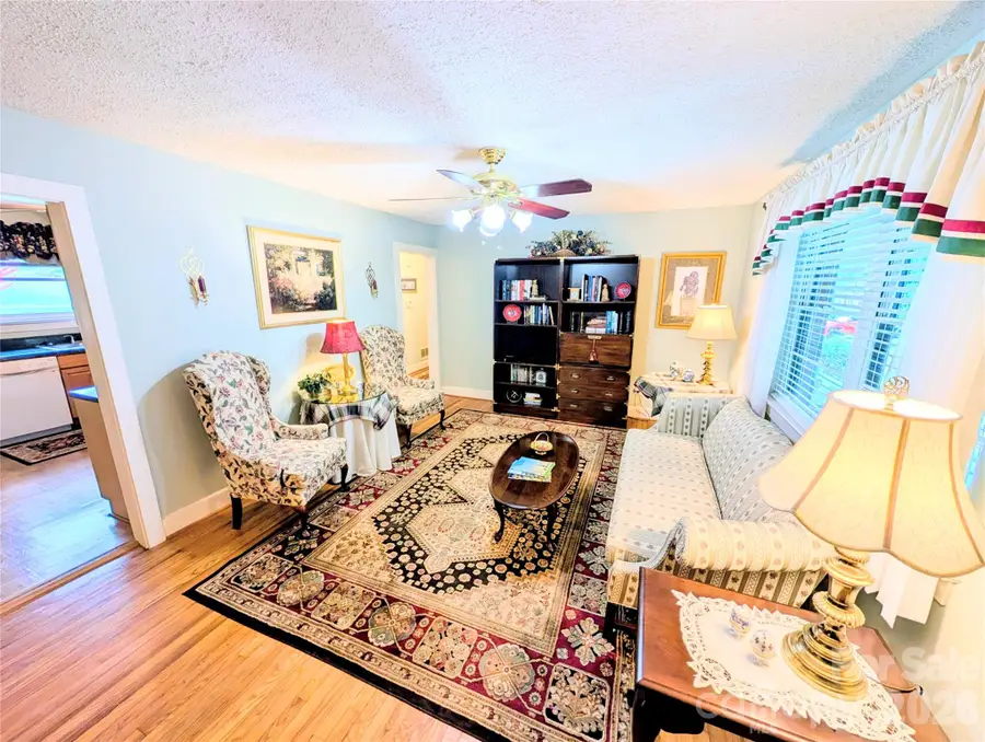1014 SW Wright Street Sw #5, Lenoir, NC 28645 - #2