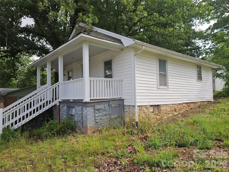1641 Berkley Street Sw, Lenoir, NC 28645 - #2