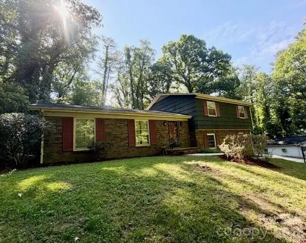 845 Cherokee Place Sw, Lenoir, NC 28645 - #1