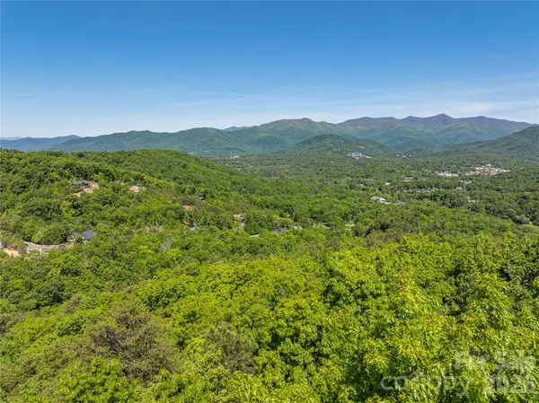146 Settings Boulevard, Black Mountain, NC 28711