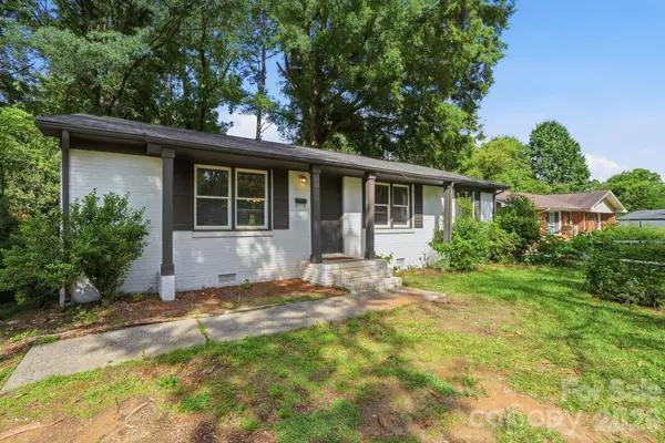1016 Pondella Drive, Charlotte, NC 28213