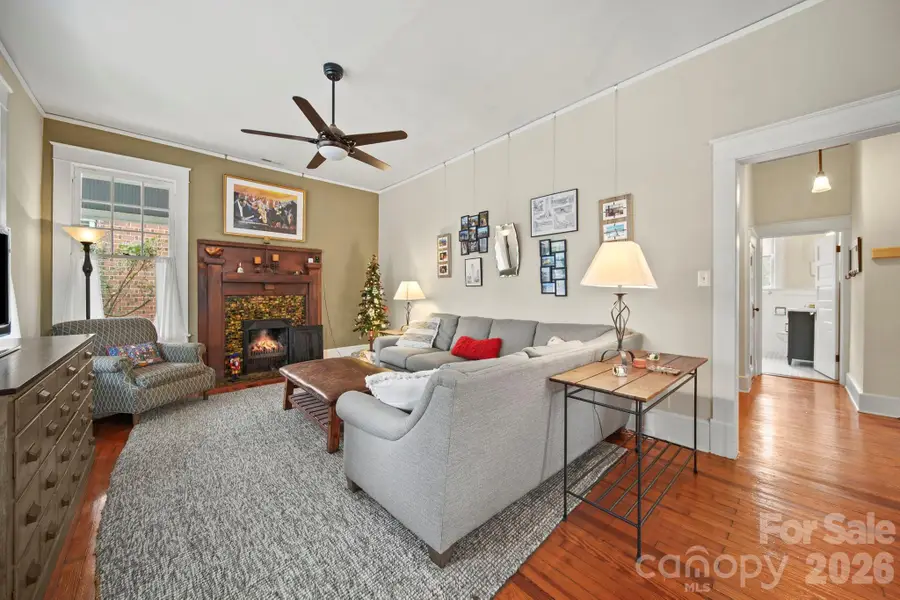 202 S Oak Street, Statesville, NC 28677 - #2