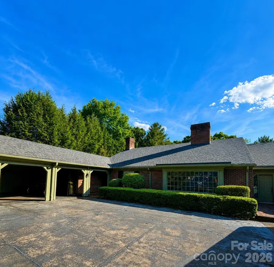 1811 5th Street Nw, Hickory, NC 28601 - #2