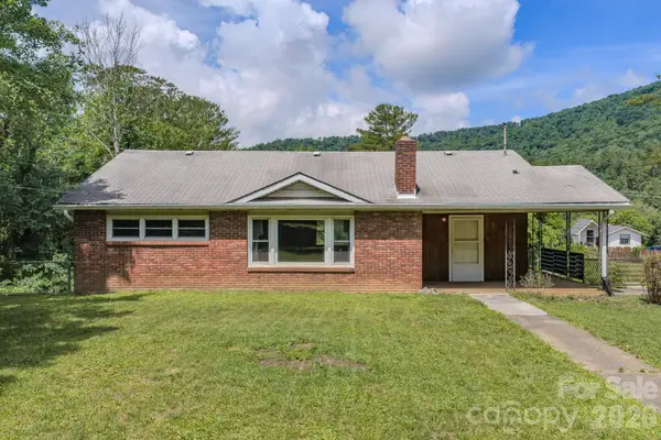 456 Lower Grassy Branch Road, Asheville, NC 28805