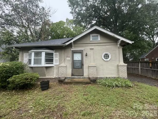 2616 Holton Avenue, Charlotte, NC 28208