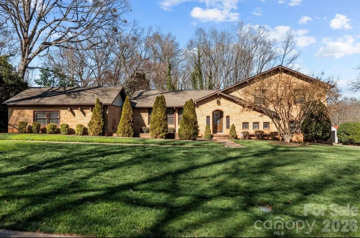 6621 Fair Lawn Road, Charlotte, NC 28215 - #1