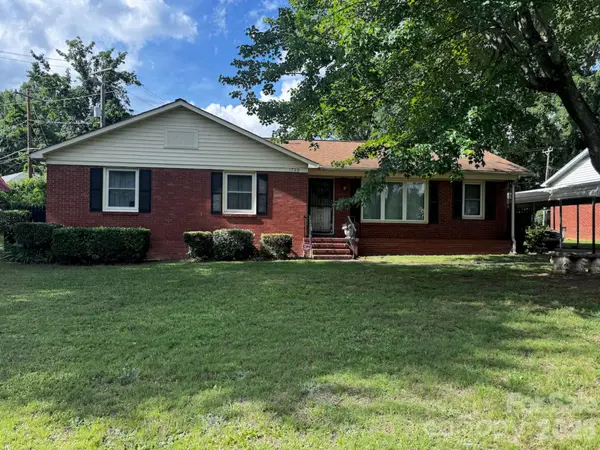 1729 Northbrook Drive, Charlotte, NC 28216