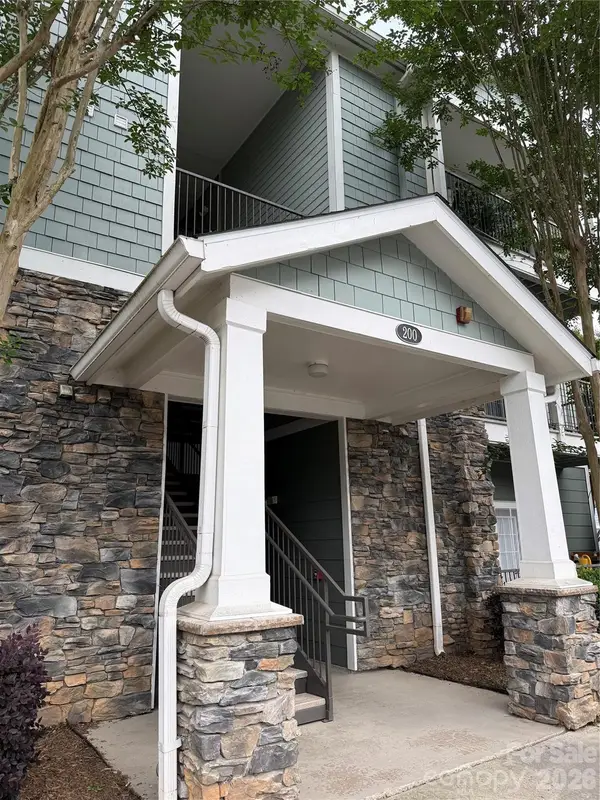 200 Vista Lake Drive #301, Candler, NC 28715