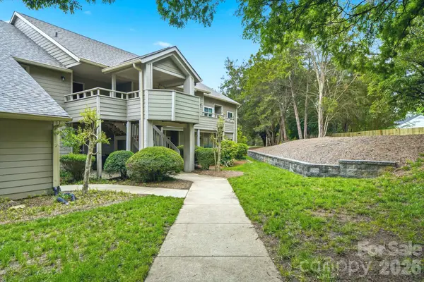 2500 Stradbrook Drive, Charlotte, NC 28210