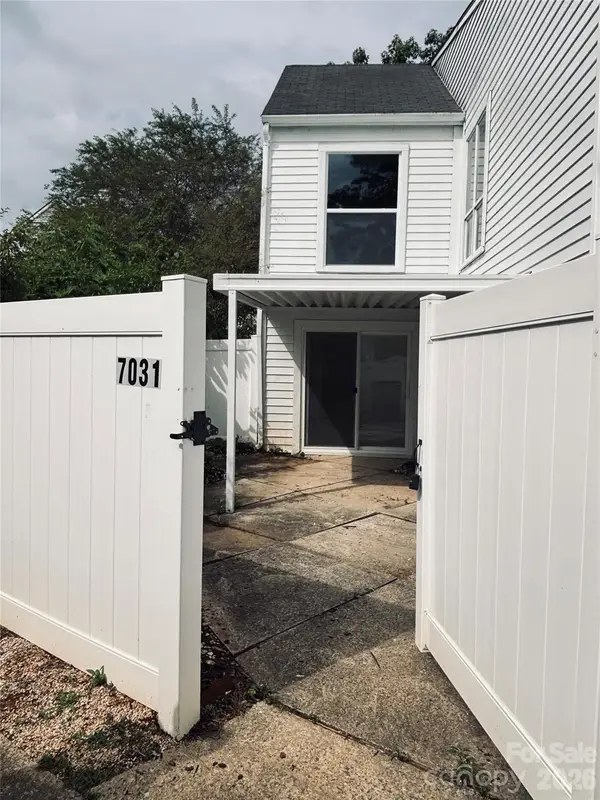 7031 Stonington Lane, Charlotte, NC 28227