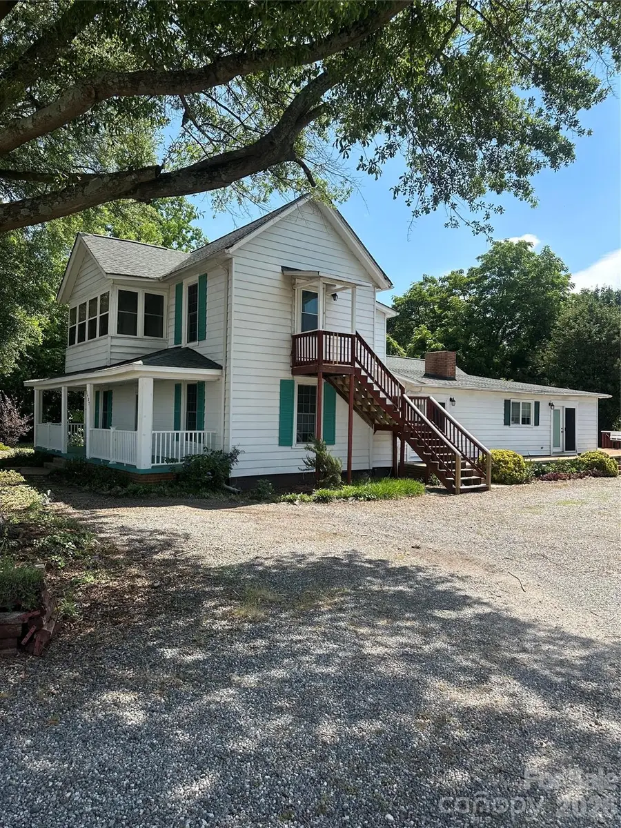 1407 N College Avenue, Newton, NC 28658 - #2