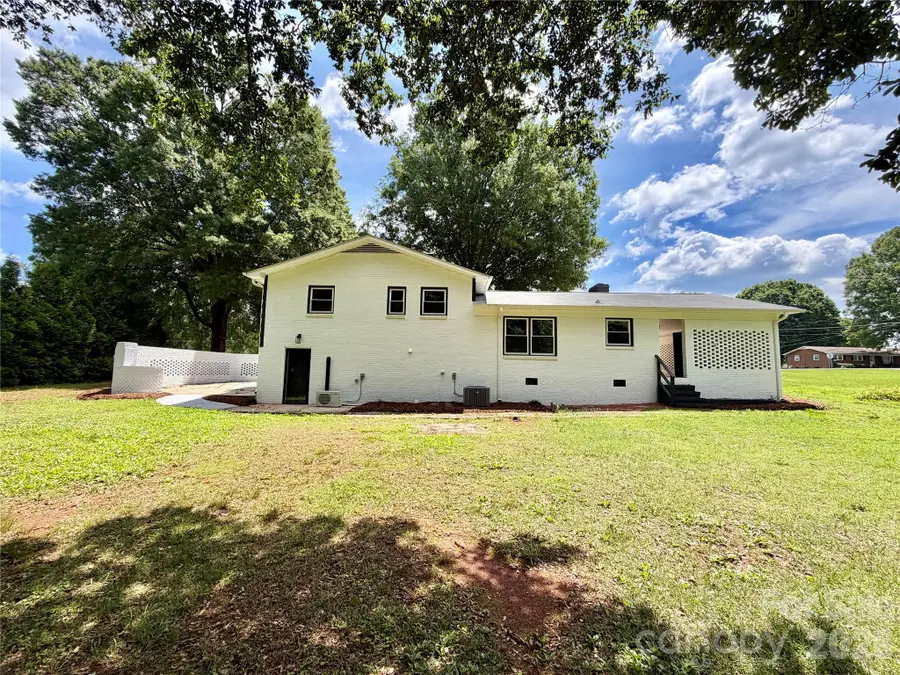 303 Deal Avenue Ne, Conover, NC 28613 - #3