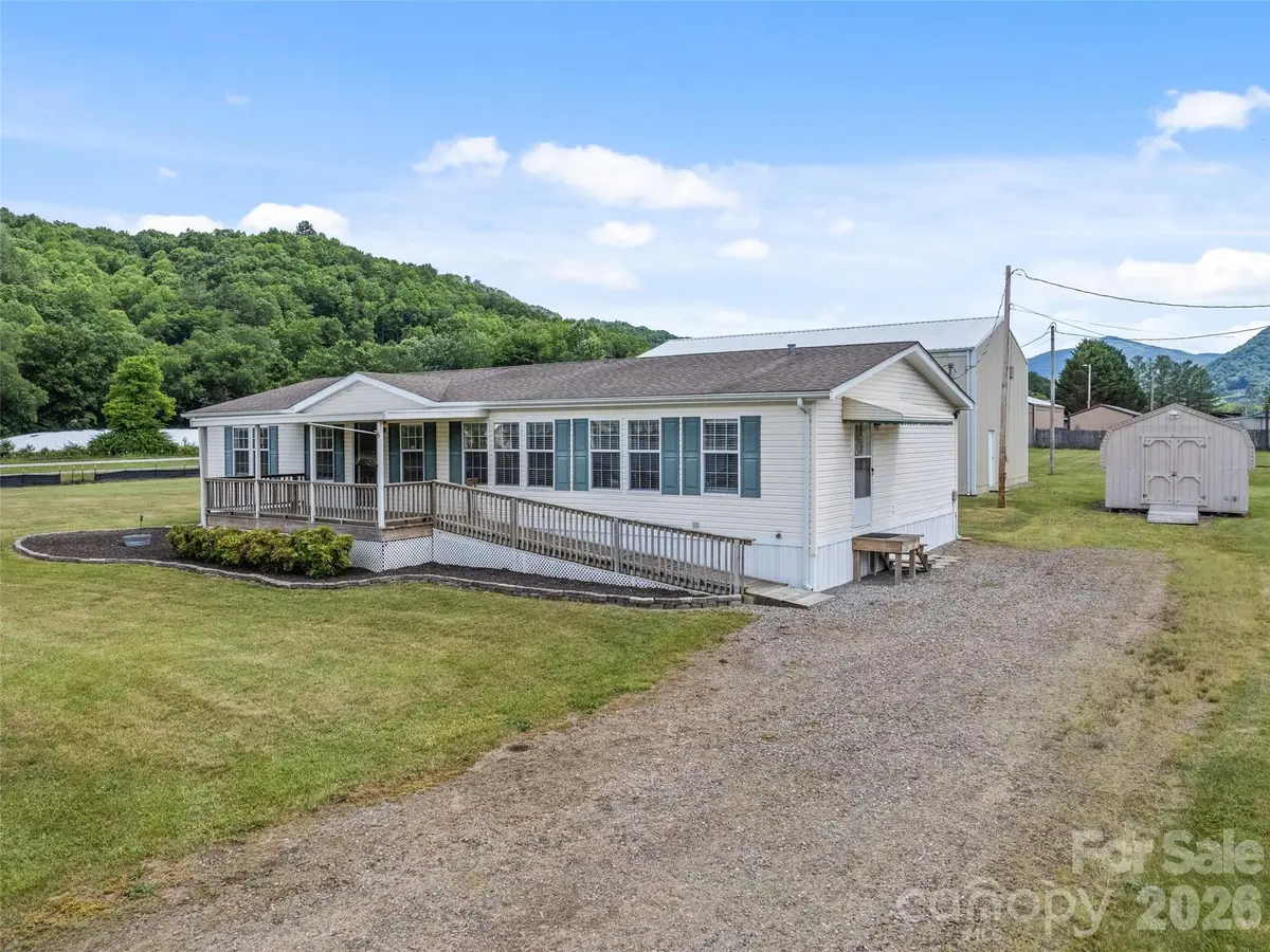 25 Lester Lane, Waynesville, NC 28785 - #1
