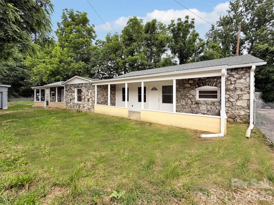 492 Riverbend Street, Waynesville, NC 28786 - #2
