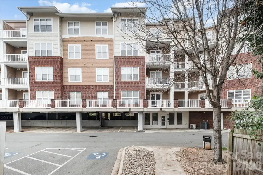 1000 E Woodlawn Road #217, Charlotte, NC 28209 - #2