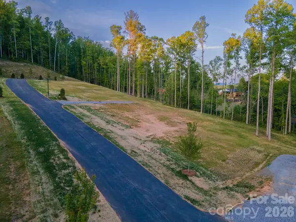 433 Irvine Drive, Fairview, NC 28730