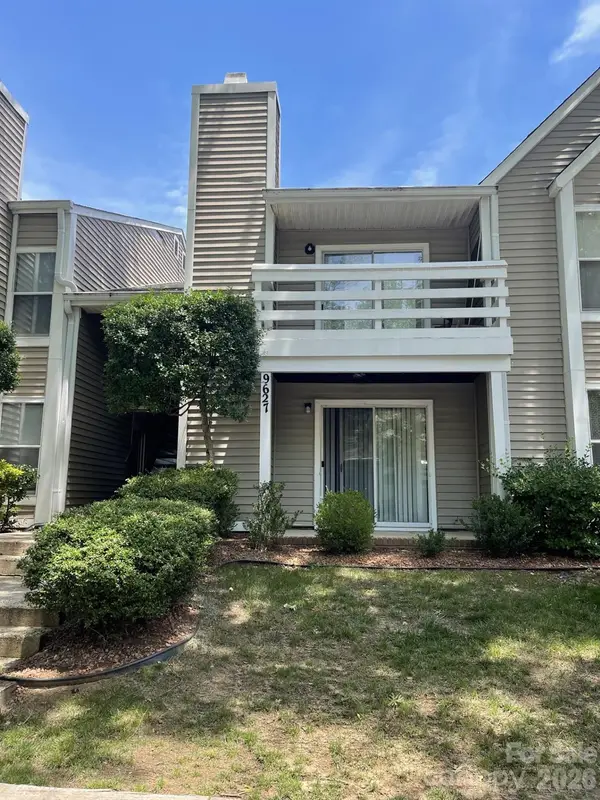 9627 Vinca Circle #J, Charlotte, NC 28213