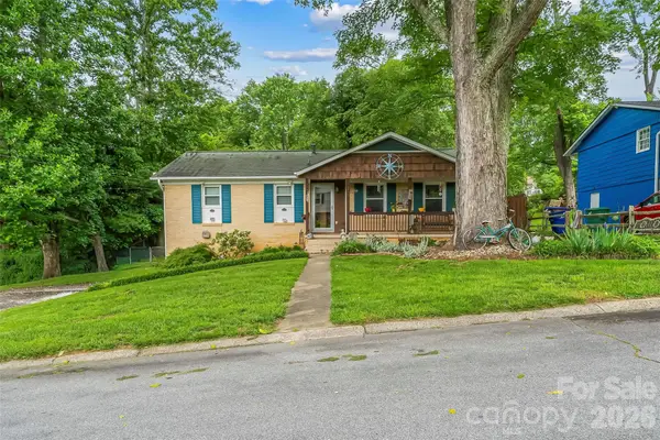 10 Oak Leaf Lane, Arden, NC 28704